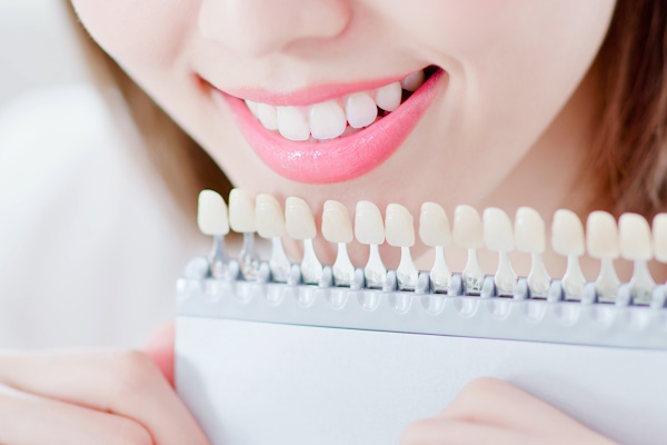 Teeth whiten concept